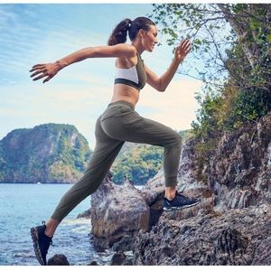 Athleta Trekkie North Jogger Pants in Mountain Green Size 12